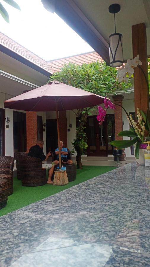 D&D Homestay Pesanggaran ภายนอก รูปภาพ